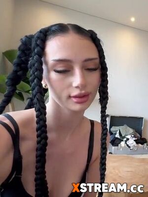 Auhneesh Nicole