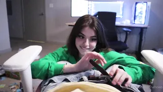 HannahOwo, POV Blowjob How It All Started Onlyfans Video revealeded