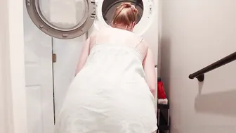 Rose Kelly, Curvy MILF Cleaning Up Her House