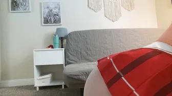 Stpeach, Cosplay Masturbation Livestream on Floor