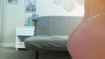 Stpeach, Cosplay Masturbation Livestream on Floor