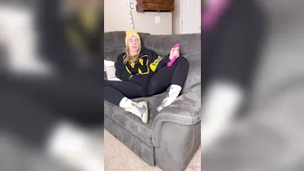 C_Thicc, Pink Vibrator Masturbation in Gym Suit