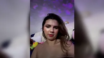 Dare Taylor, Teasing Wet Naked Body in Bathtub