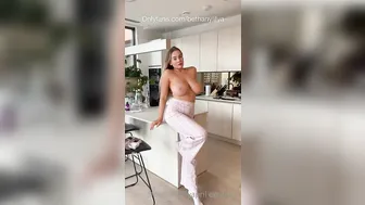 Bethany Lily, Bouncing Large Breasts