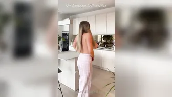 Bethany Lily, Bouncing Large Breasts