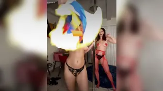 Dare Taylor, Two Models in Massage Tease Livestream