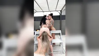 Kittiebabyxxx, Three Lesbians in Cunnilingus Play