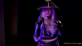 Meg Turney, Female Lord Raiden Cosplay Naked Tease