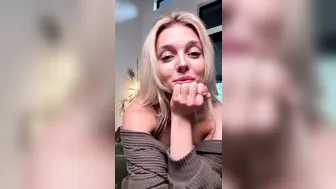 Trippie Bri, Blonde Teen in Purple Vibrator Masturbation Livestream