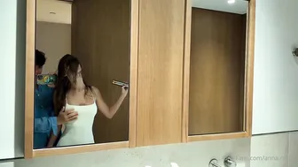 Anna Ralphs, European Beauty Dating Vlog