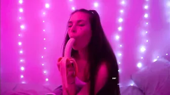 Lauren Alexis, Seductive Banana Eating on Webcam