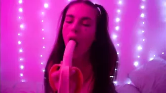 Lauren Alexis, Seductive Banana Eating on Webcam