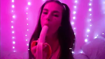 Lauren Alexis, Seductive Banana Eating on Webcam