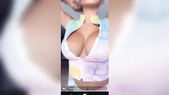 Lyna Perez, Curvy Body Twerking on Livestream