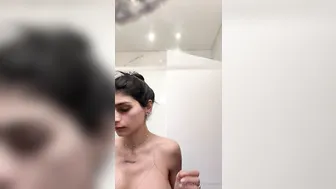 Mia Khalifa, Reading Naked in Bed