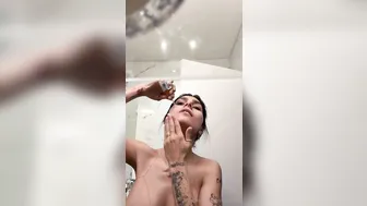 Mia Khalifa, Reading Naked in Bed