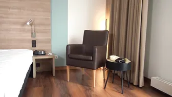 Stacy Cruz, Latex MILF in Submissive Encounter