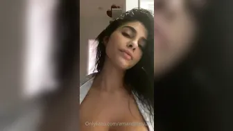 Amanda Trivizas, Naked Body Tease Post-Shower