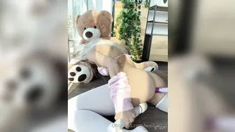 Waifumiia, Cosplay Girl in Anal Dildo Sex Machine Encounter