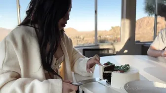 Elle Lee, Sweet Asian Rewards Boyfriend for Cake