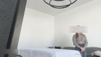 Sinfuldeeds, Portuguese Masseuse in Client Handjob