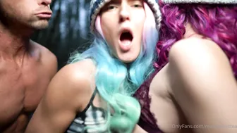 Neversatisfiedxo, Realysweettea, Sparksgowild, Camper Van Unicorn Swinger Threesome