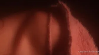 Maimy Asmr, Kissing Titty Tease