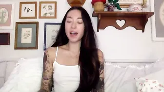Daisy Luu, Livestream Asian Tease