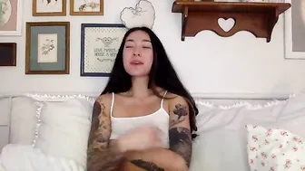 Daisy Luu, Livestream Asian Tease