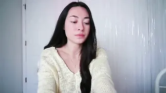 Daisy Luu, Hairy Pussy Livestream Tease