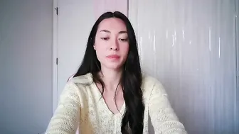 Daisy Luu, Hairy Pussy Livestream Tease