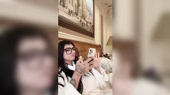 Mia Khalifa, Morning Wake-Up Routine