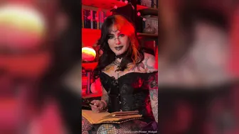 Peta Lloyd, Power_Midget, Sexy Witch Joi