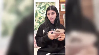 Mia Khalifa Hot Arab Girl Teasing Her Bikini Vlog