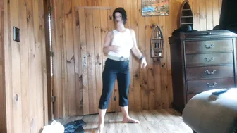 Raven Kiss, Kiss69Xo, Sweetkiss_69, Sultry MILF Strips in a Musculine Outfit