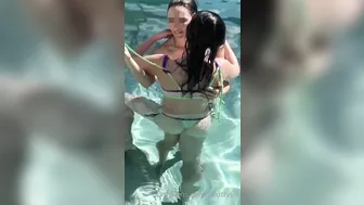 Txkitty69, Poolside Lesbian Cunnilingus
