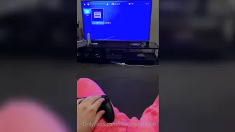 Maeandhudson, Girlfriend Blowjob Interrupts Gamer