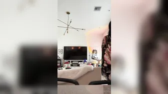 Mia Khalifa, Early Morning Naked Chat Tease