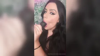 Victoriassecretxoxo, Curvy MILF Dildo Masturbation on Livestream