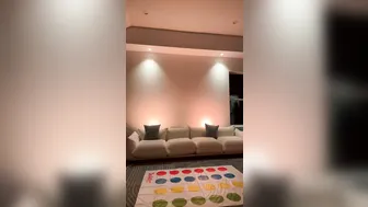 Marsnoire, Renaeericax, Livestream Twisty Game with Hot Beauty