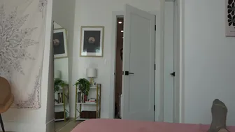 Effy Cutie Goes Wild: JakKnife [revealeded Clip]