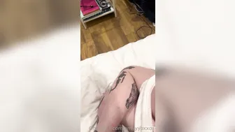 Amyyyoxxox, Sleepy Wife Wakes to BBC Creampie