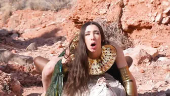 Queenofhell.Xo, Queen Cleopetra Pounded by Mummy Monster in Desert