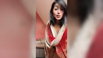 Aaliyah Yasin, Horny Indian Beauty Feet Tease in Sari