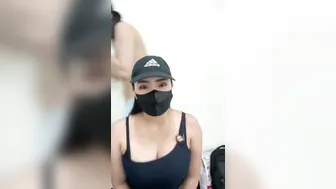 Djsakuraaa, Screwing Fan with Lover on Livestream