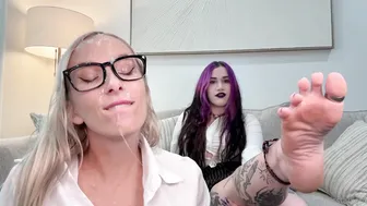Cosmic Starlight, Sucking Goth Toes and Huge Facial