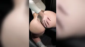 Kirstentoosweet, Spreading Huge Booty and Asshole Tease