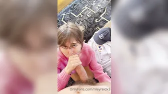 Riley Reid, Rewarding Mailman with Facial