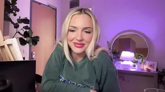 Abby Rao, Striptease Painting on Livestream