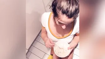 Riley Reid, Messy Lesbian Play with Food